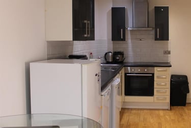 1 bed flat, Brookland Rd, Clarendon Park, Leicester, LE26BH - Image 1